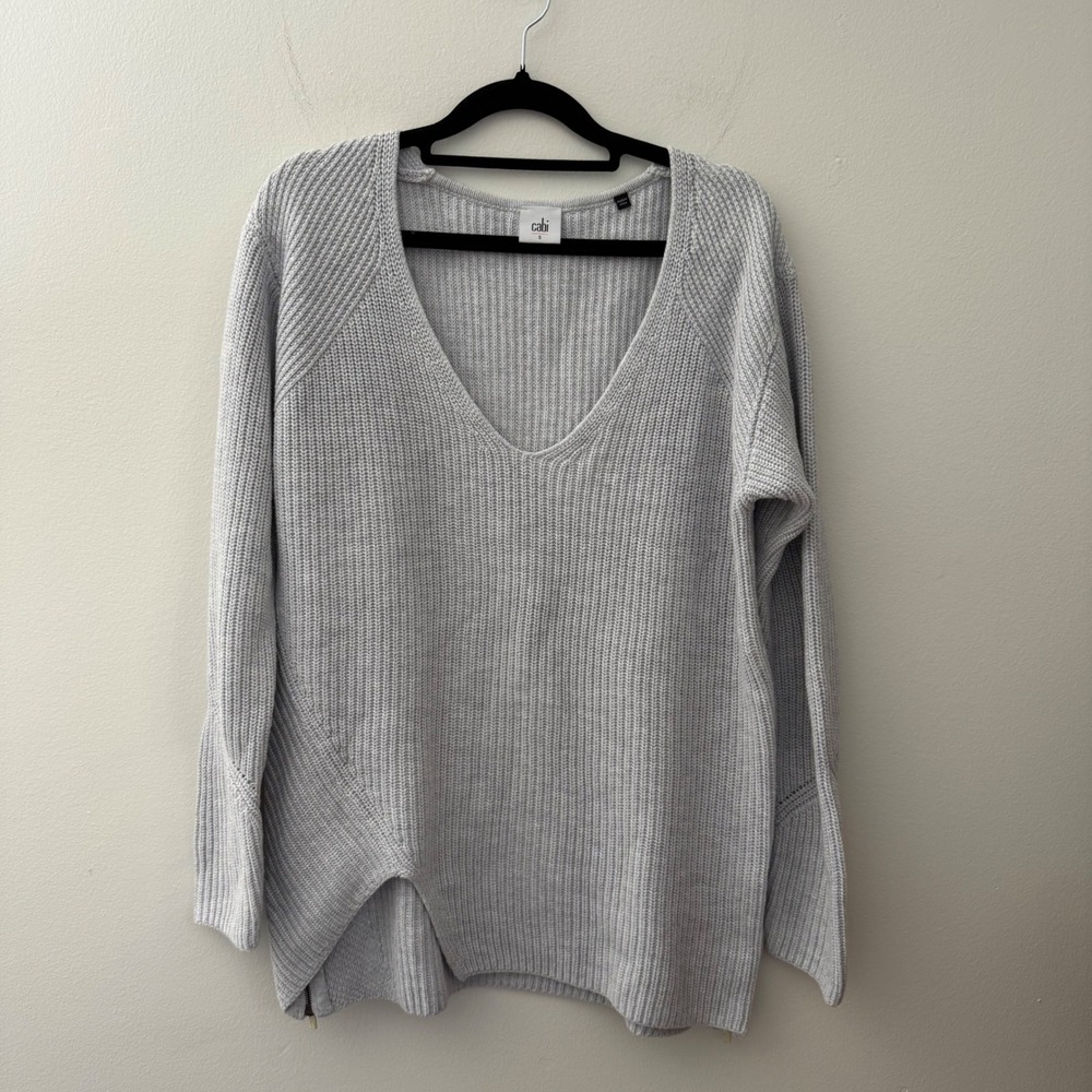 Cabi Sweater Womens Small Gray Ribbed Knit V Neck Long Sleeve Zipper Detail‎
